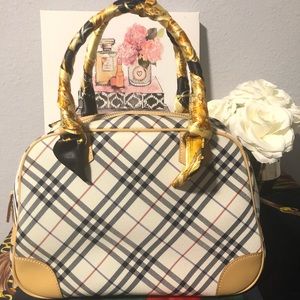 🌺SOLD to IG🌺Authentic Burberry Blue Label London